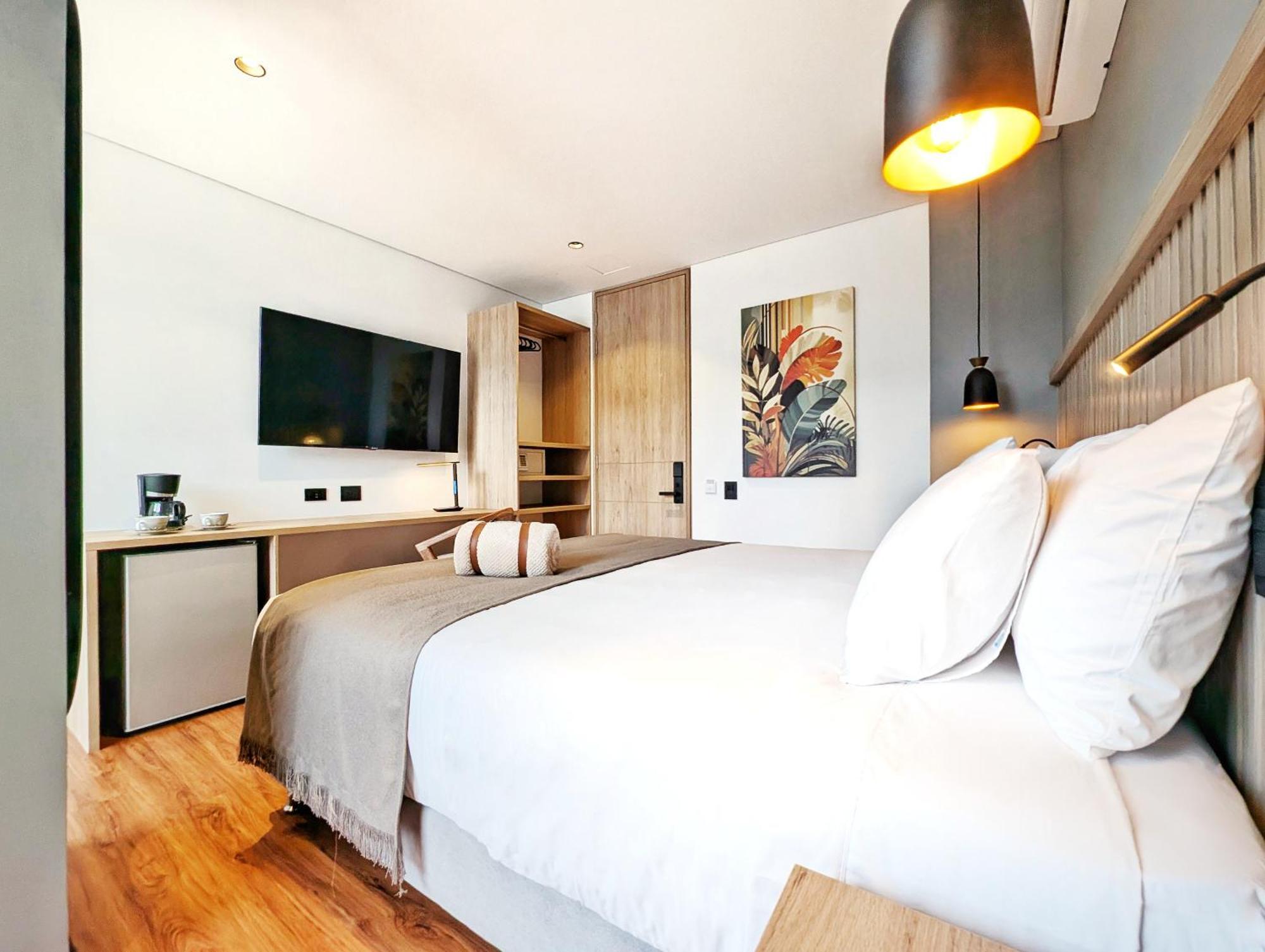 Moa Select 4* Medellin